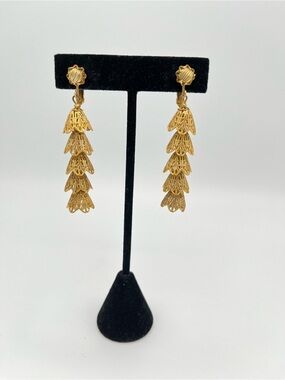 Signed 1950 Vtg Miriam Haskell Gold Filigree Tiered Bell Flower Drop Earrings